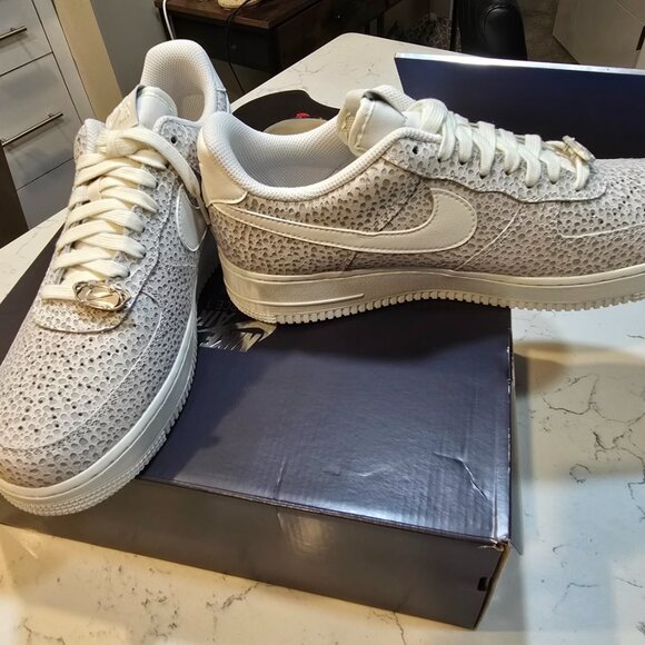 Nike Air Force 1 '07 PRM Phantom Metallic Silver Sail FV6519-001 MENS 10 W 11.5 - Picture 3 of 9